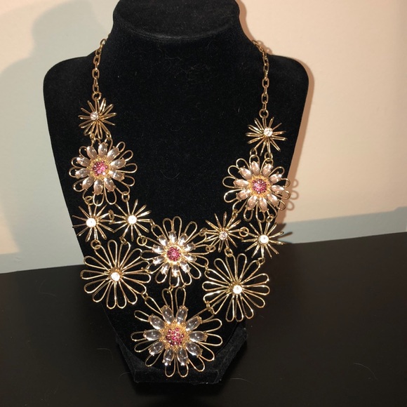 💥SALE💥 Francesca’s Gold Statement Necklace - Picture 1 of 3